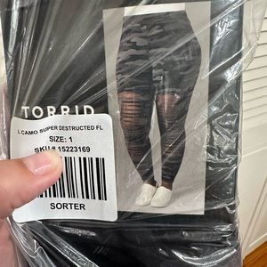 Camo Destructed Leggings